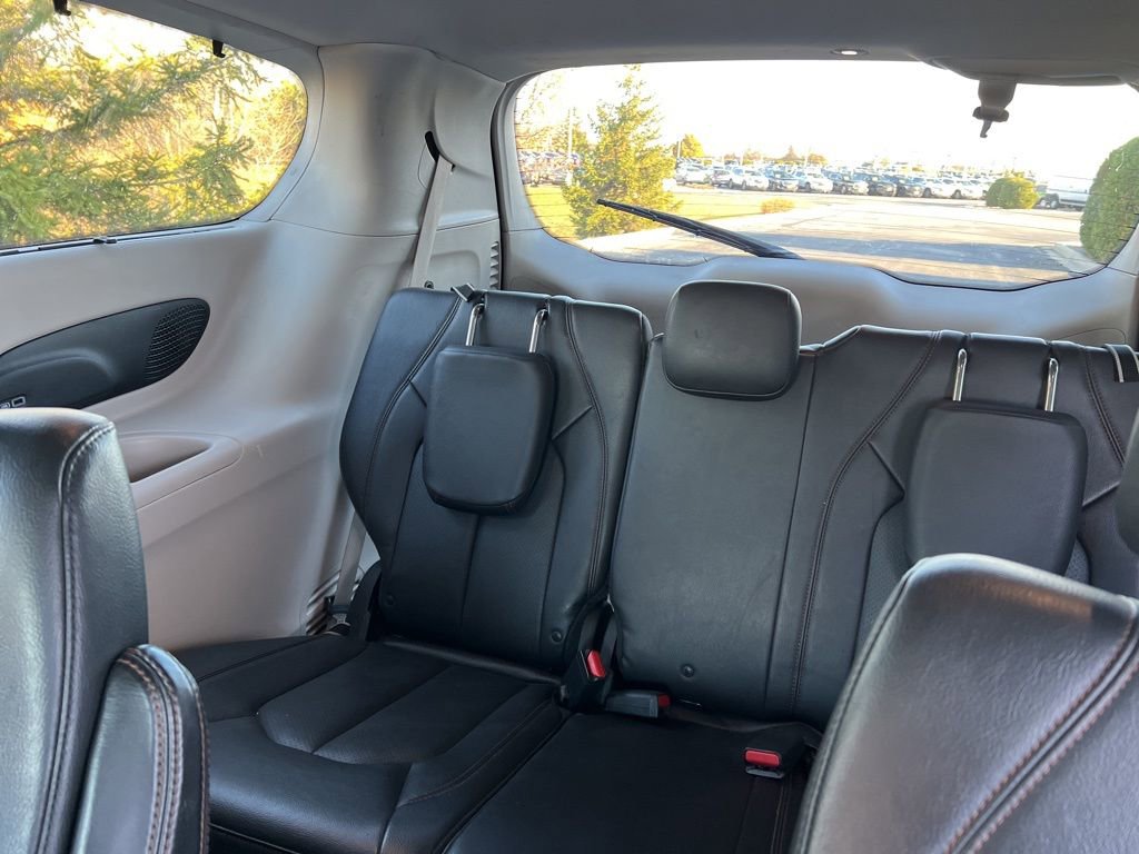 Used 2017 Chrysler Pacifica Touring-L Plus w/ Advanced Safetytec Group image 28