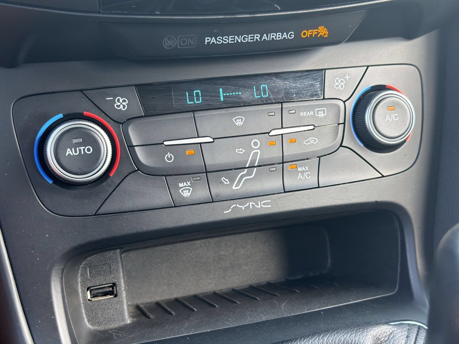 Used 2018 Ford Focus ST w/ Equipment Group 401A FWD image 29