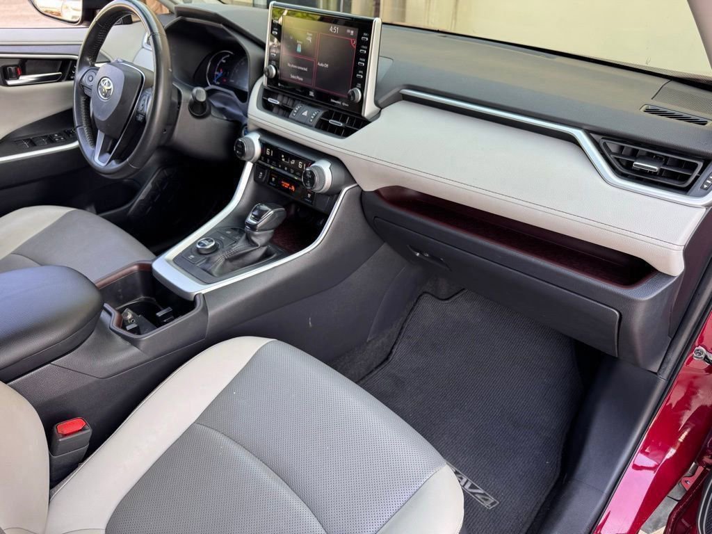 Used 2022 Toyota RAV4 Limited image 14
