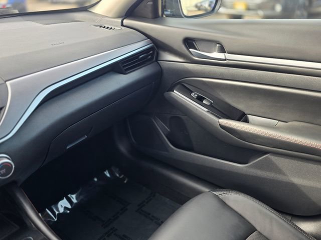 Used 2024 Nissan Altima 2.5 SR image 32