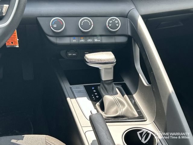 New 2026 Hyundai Elantra SE FWD image 17