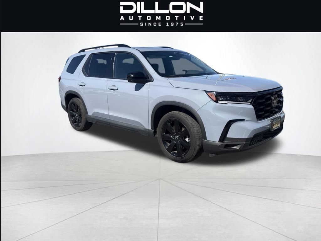 Used 2025 Honda Pilot Black Edition image 7