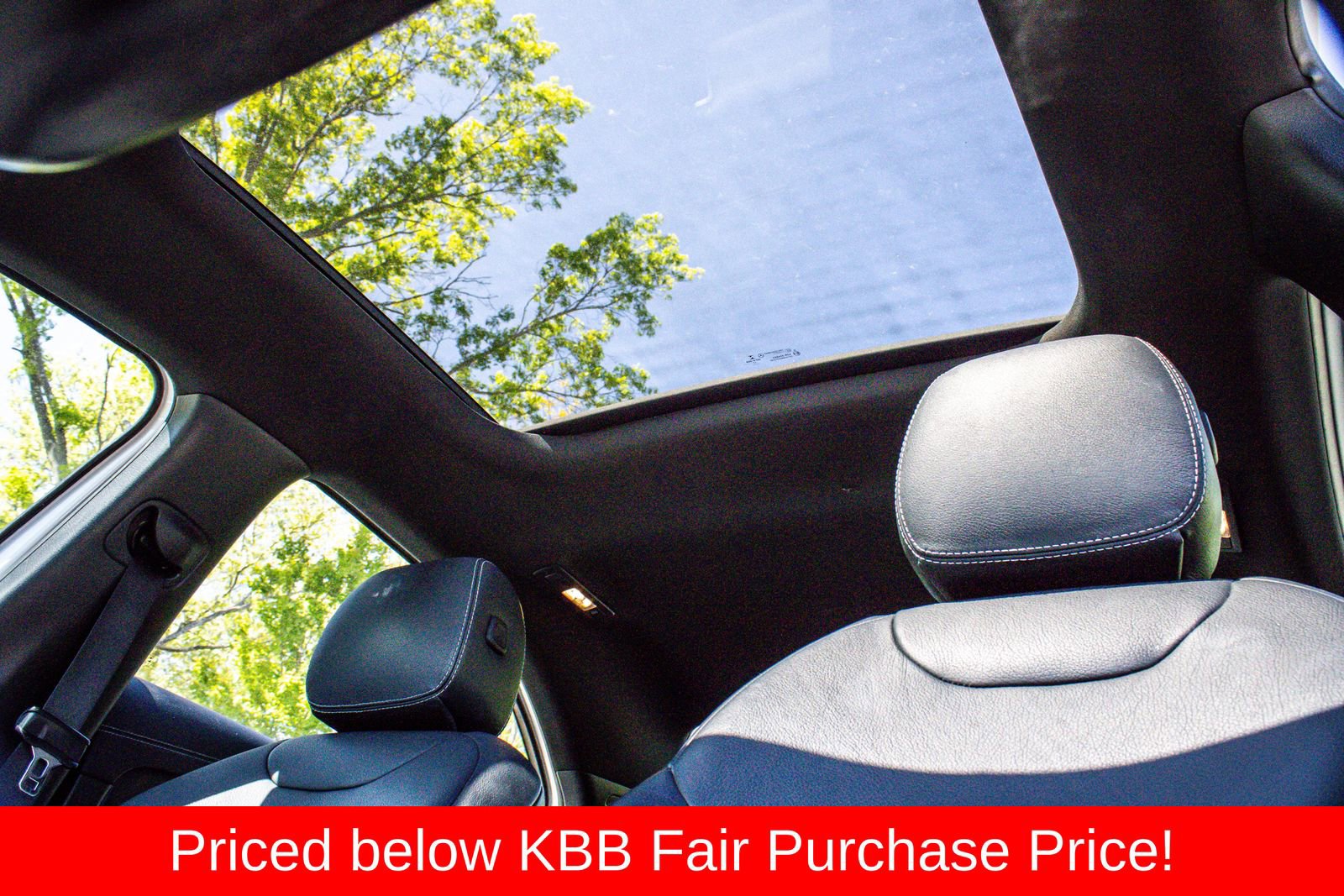 Used 2020 Mercedes-Benz A 220 4MATIC w/ AMG Line image 18
