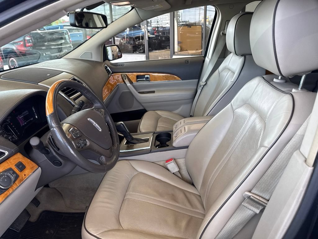 Used 2013 Lincoln MKX AWD image 11