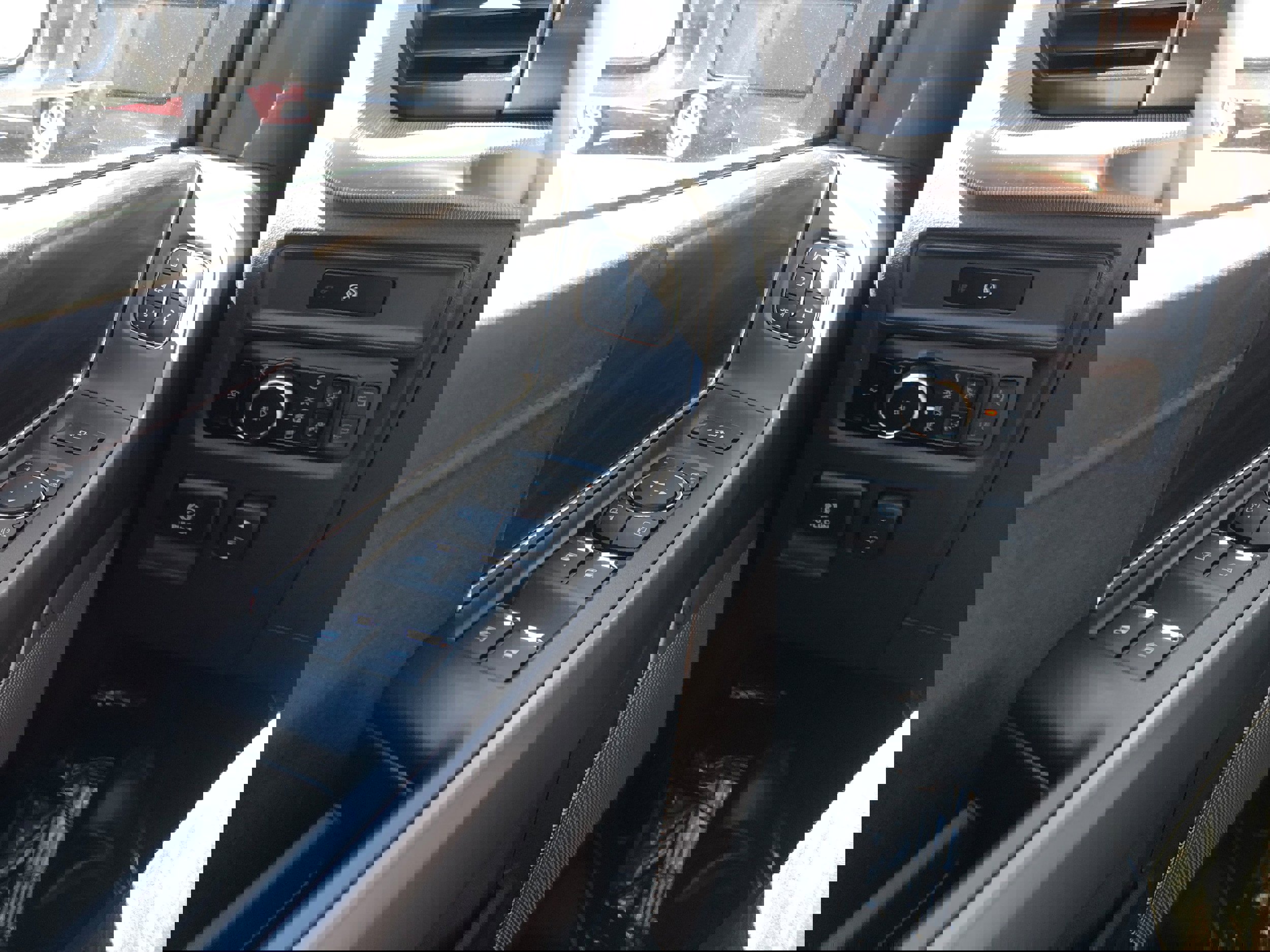 New 2025 Ford F150 Lariat image 19