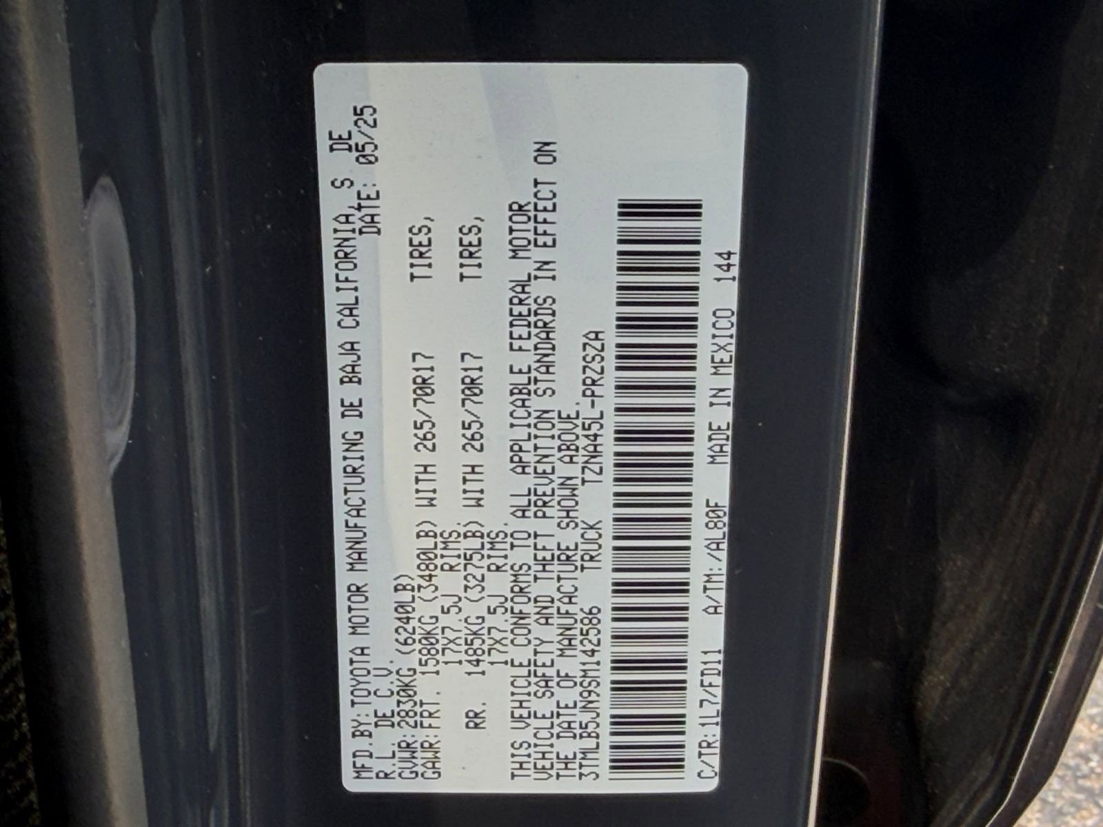 Used 2025 Toyota Tacoma TRD Off-Road AWD/4WD image 27