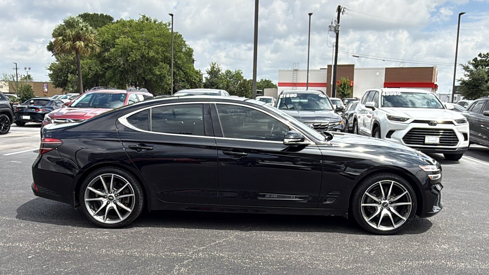 Used 2023 Genesis G70 2.0T RWD image 9