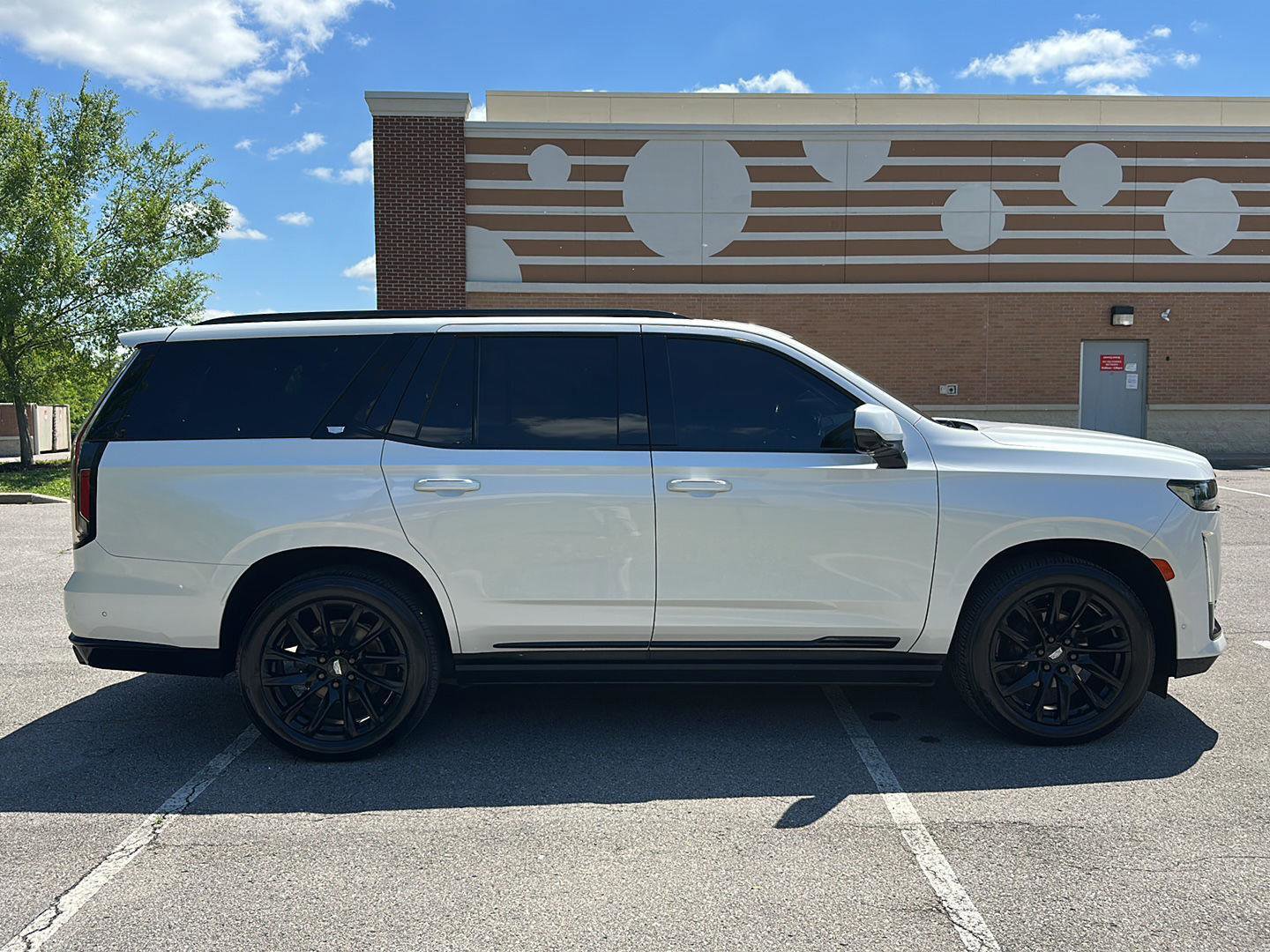 Used 2021 Cadillac Escalade Sport Platinum w/ LPO, ONYX Package AWD/4WD image 6