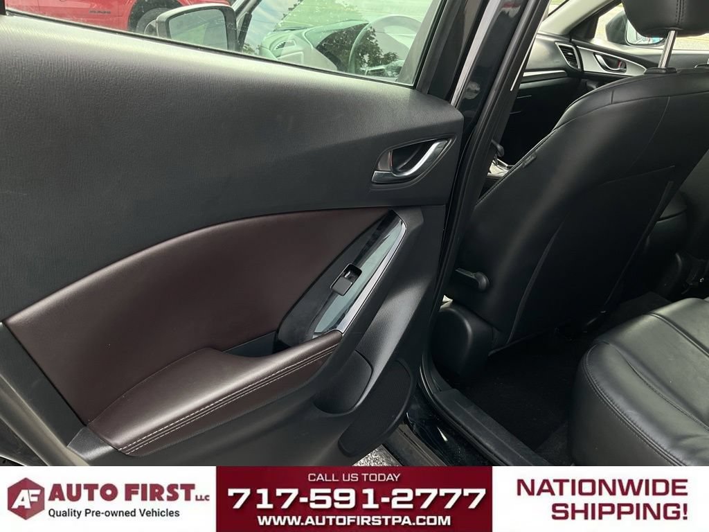 Used 2018 MAZDA MAZDA3 Touring FWD image 10