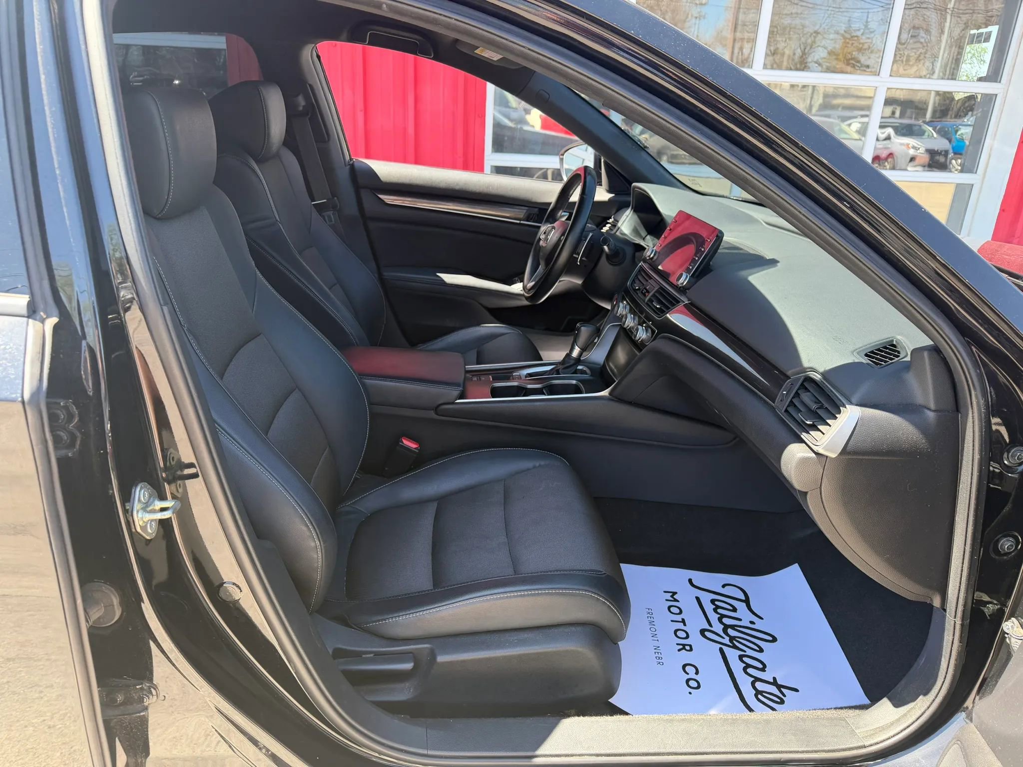 Used 2018 Honda Accord Sport image 14