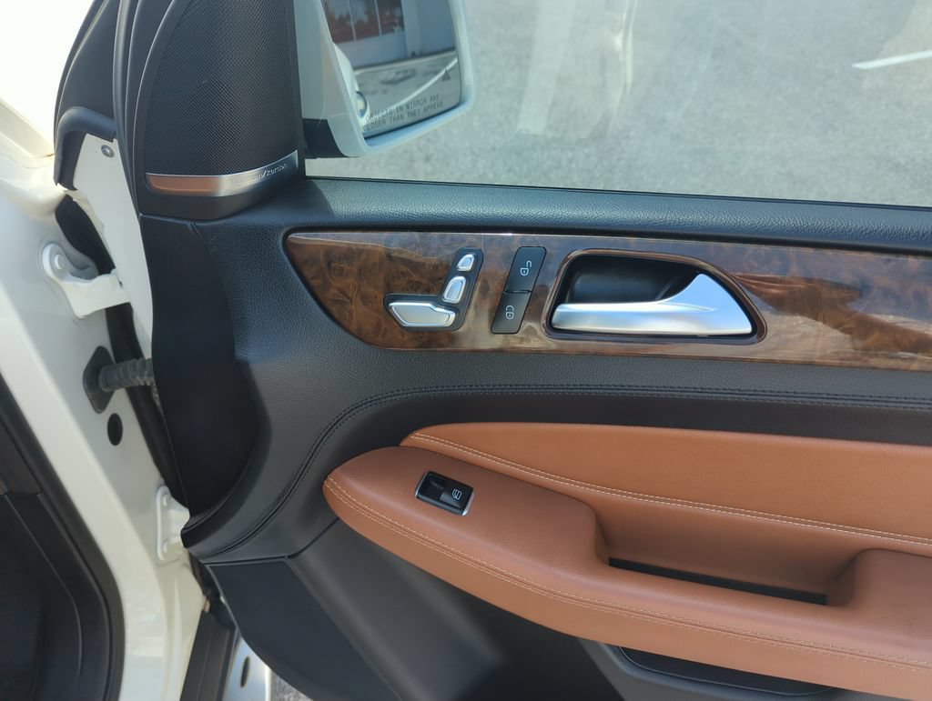 Used 2016 Mercedes-Benz GLE 400 4MATIC image 35