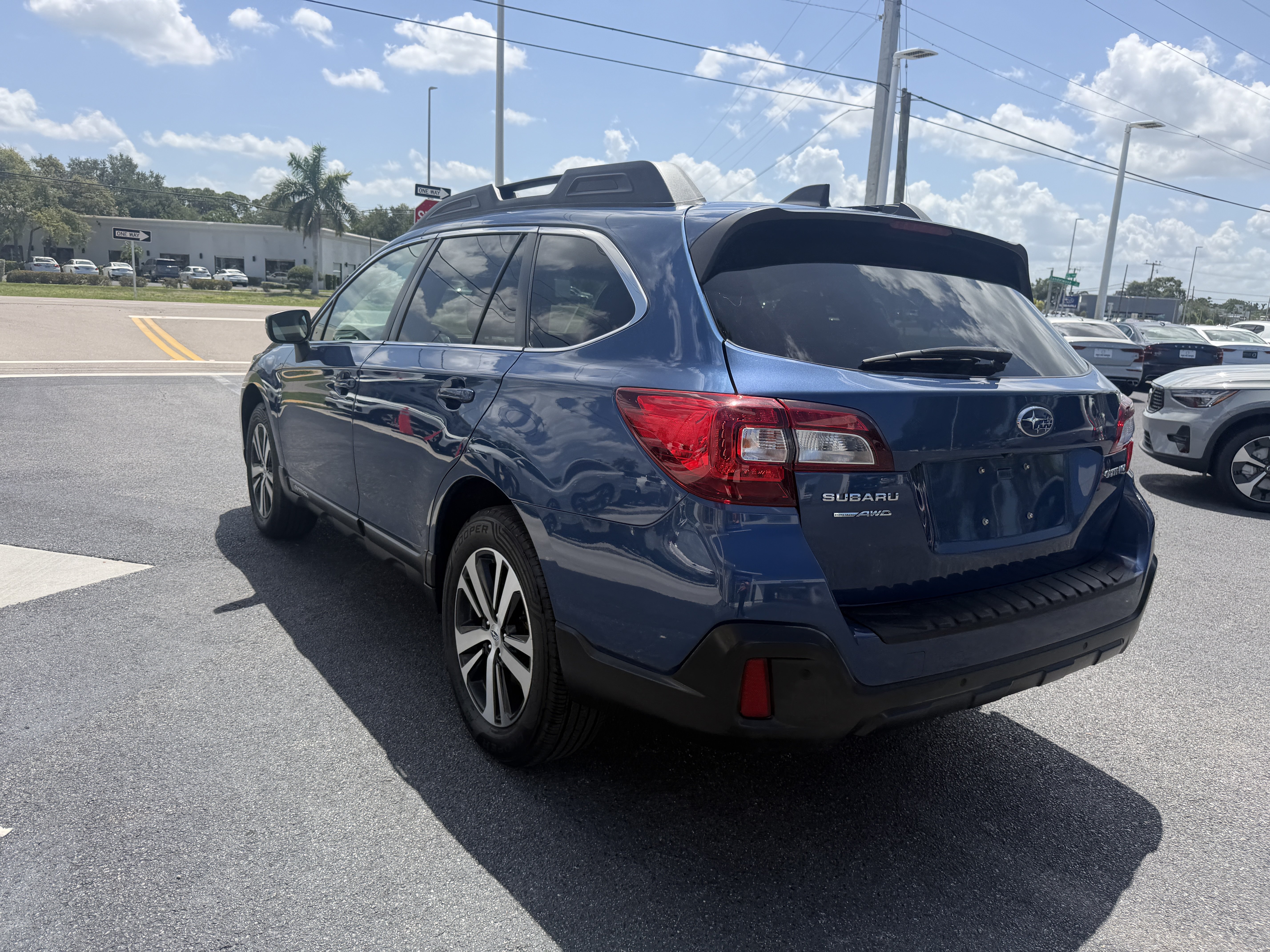 Used 2019 Subaru Outback 2.5i Limited AWD/4WD image 5