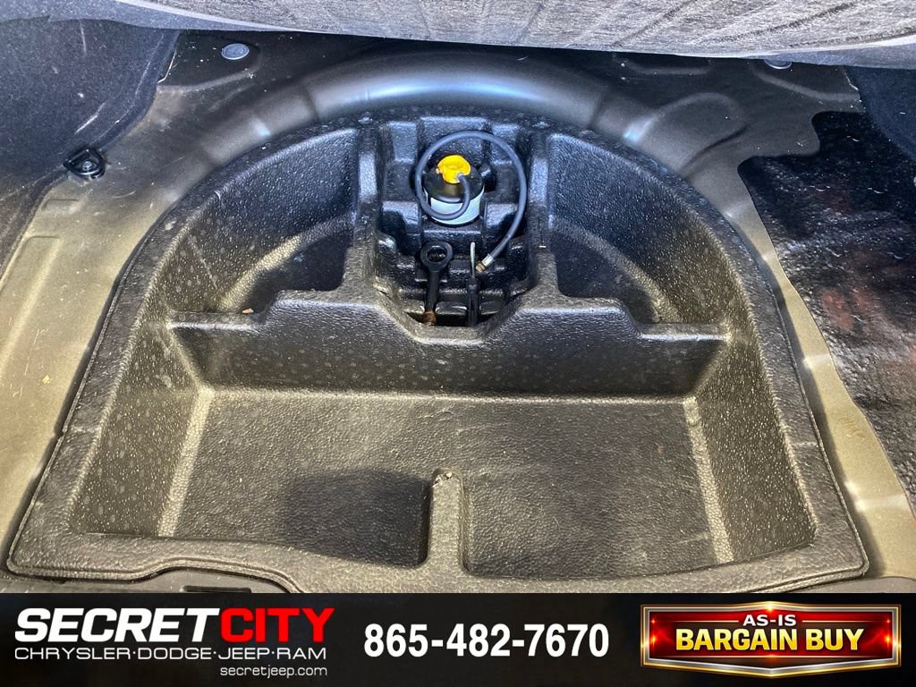 Used 2013 Hyundai Elantra GLS w/ Preferred Pkg FWD image 28