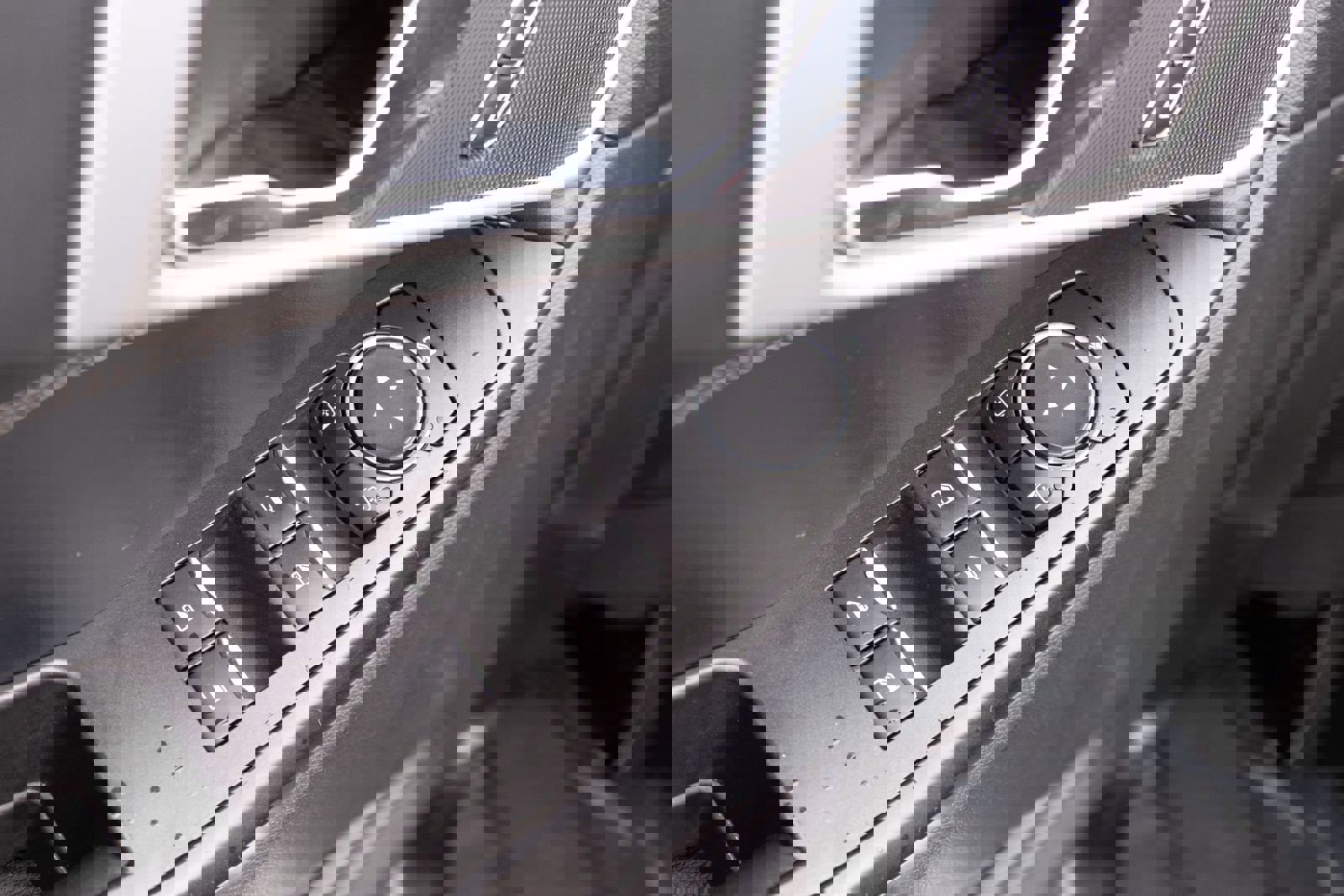 Used 2020 Ford Explorer XLT w/ Equipment Group 202A image 17