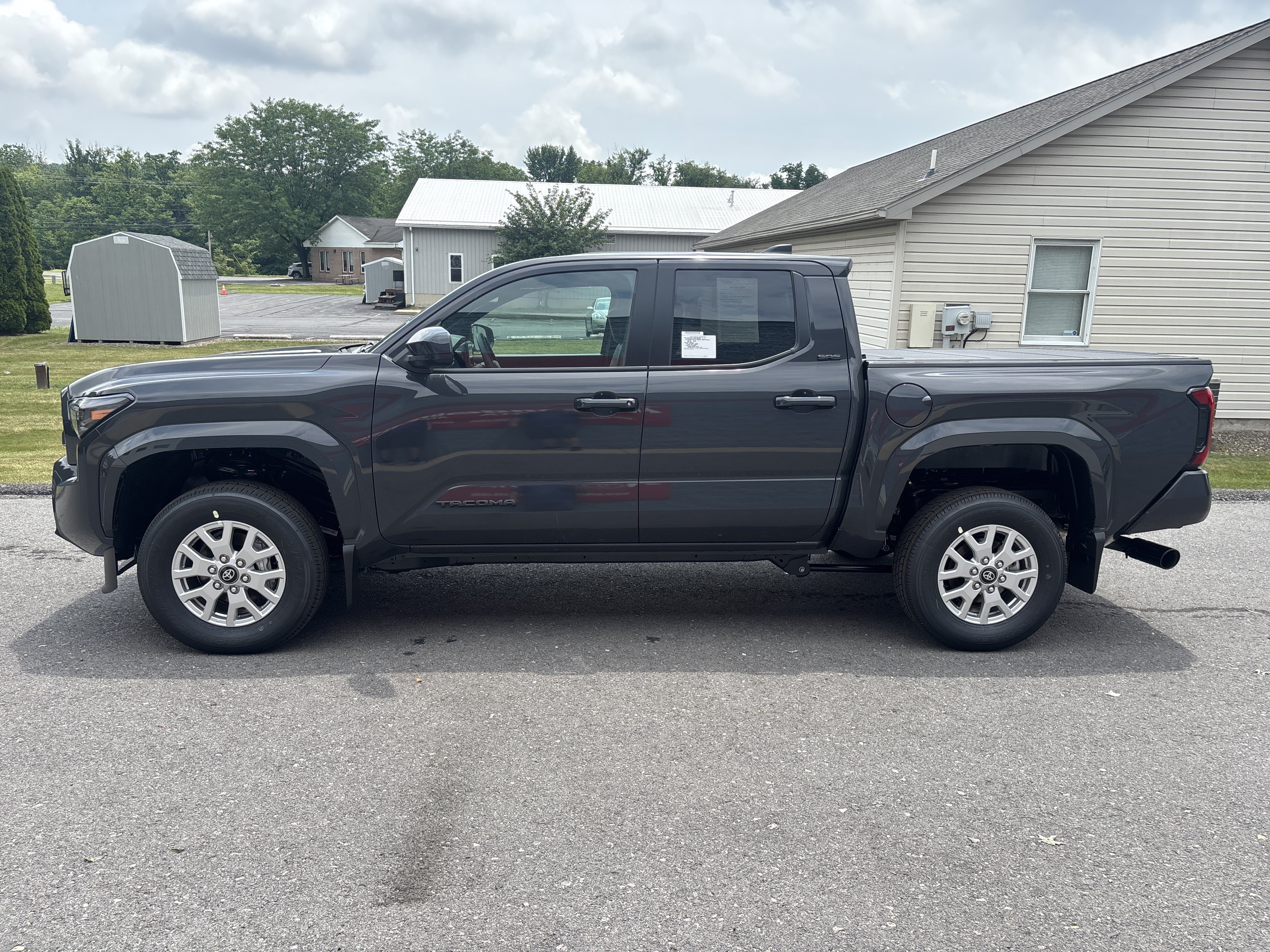 Certified 2026 Toyota Tacoma SR5 AWD/4WD image 6