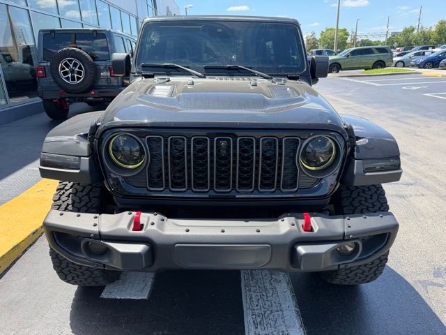 Used 2024 Jeep Wrangler Unlimited Rubicon AWD/4WD image 2