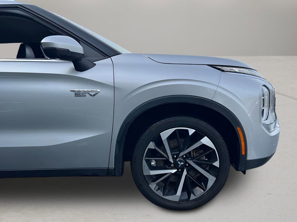 Used 2024 Mitsubishi Outlander SE image 25