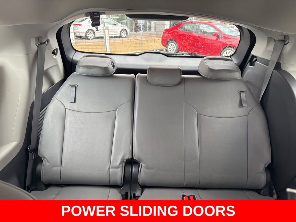 Certified 2023 Toyota Sienna XLE FWD image 18