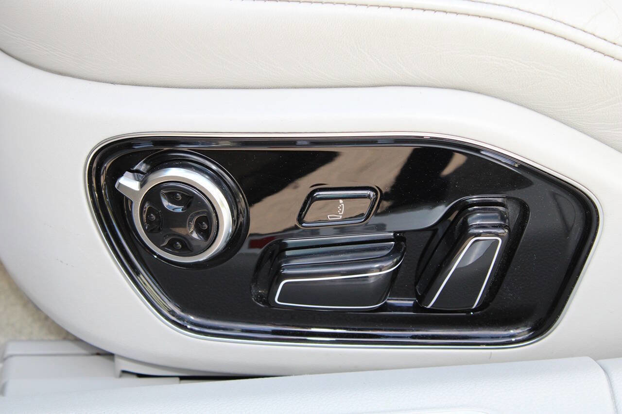 Used 2013 Audi S8 w/ Full Leather Pkg image 15