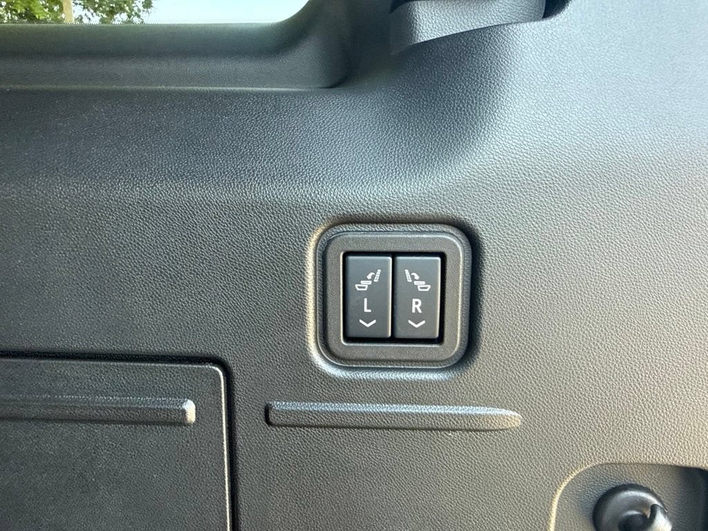 Used 2026 GMC Hummer EV 3X w/ Carbon Fiber Edition Package AWD/4WD image 32