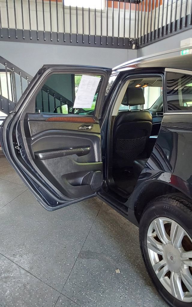 Used 2013 Cadillac SRX Luxury AWD/4WD image 18