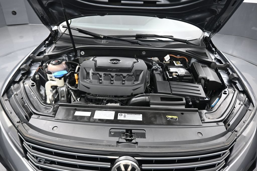 Used 2018 Volkswagen Passat 2.0T R-Line FWD image 45