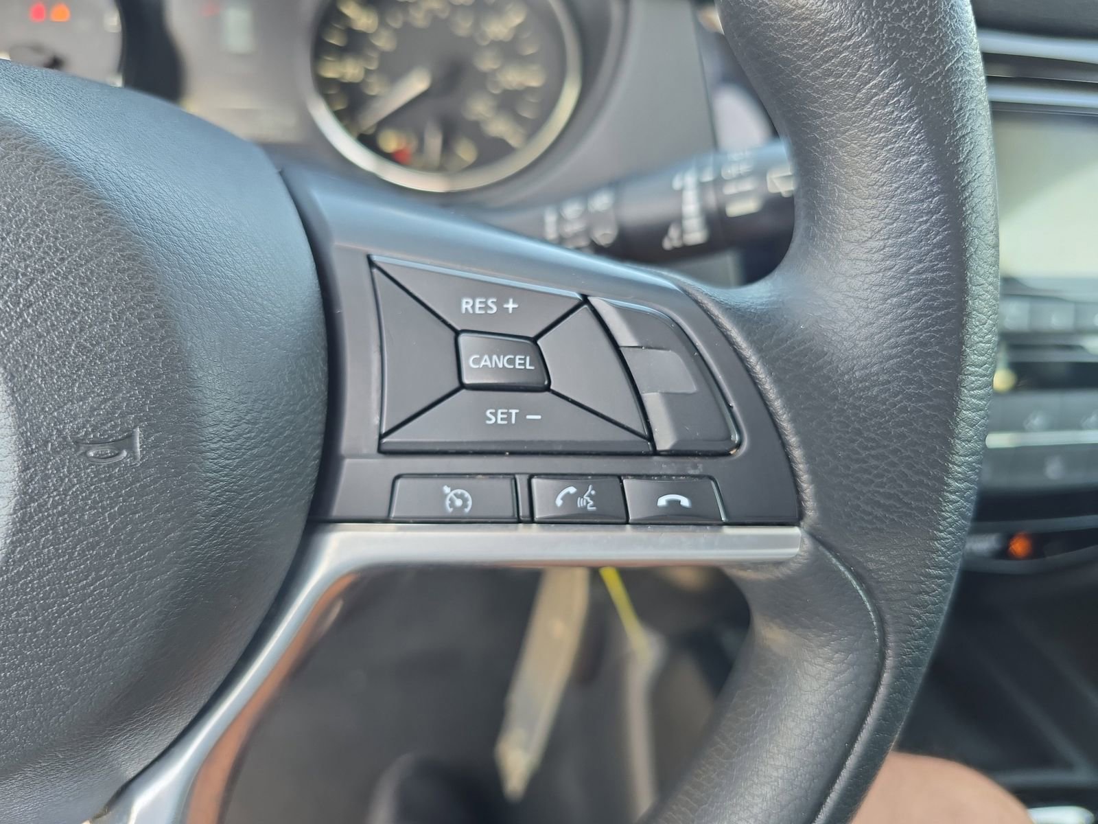 Used 2017 Nissan Rogue S image 22