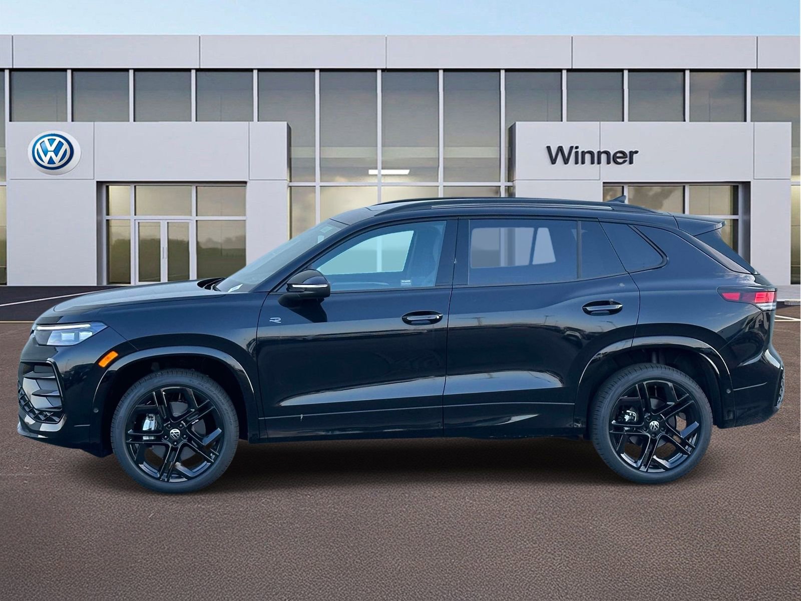 New 2026 Volkswagen Tiguan SE R-Line image 2