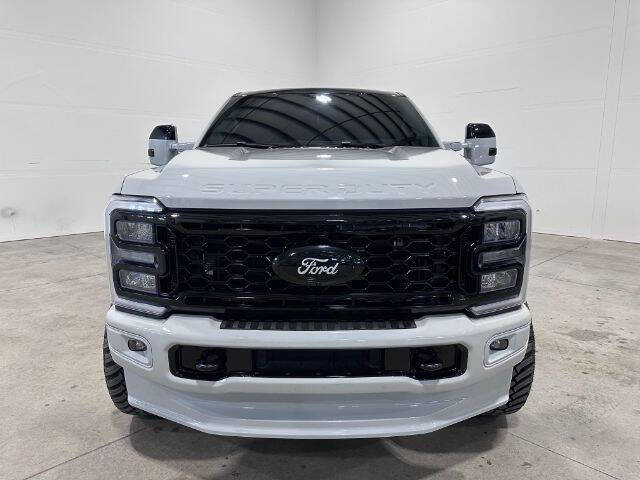 Used 2026 Ford F350 Lariat w/ Black Appearance Package image 3