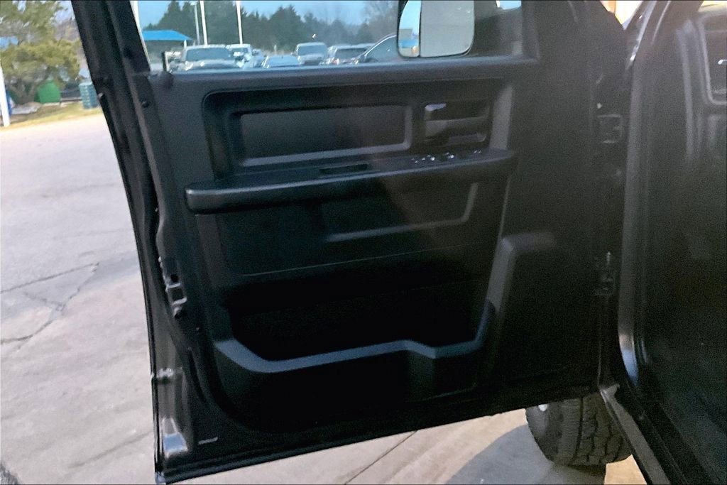 Used 2021 RAM 2500 Tradesman w/ Chrome Appearance Group image 21
