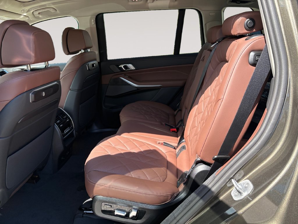 New 2027 BMW X7 xDrive40i AWD/4WD image 13