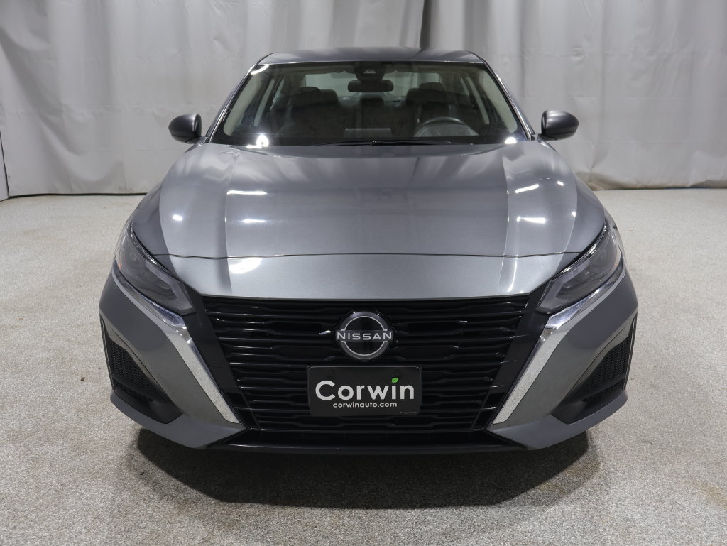 Used 2025 Nissan Altima 2.5 SV FWD image 6