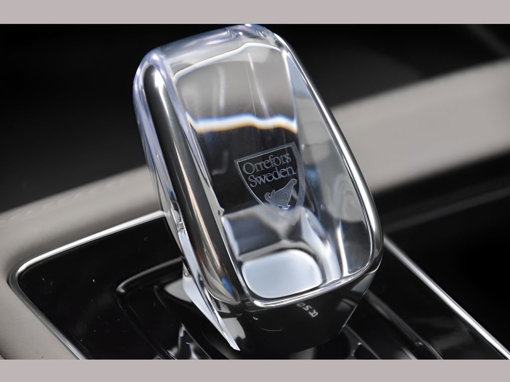 New 2026 Volvo XC90 B6 Plus w/ Protection Package Premier image 38