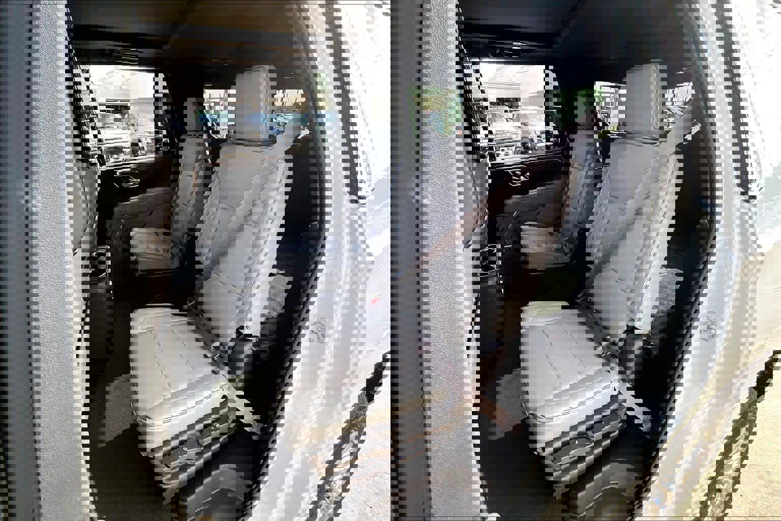 Used 2021 GMC Yukon SLT w/ SLT Premium Package image 21