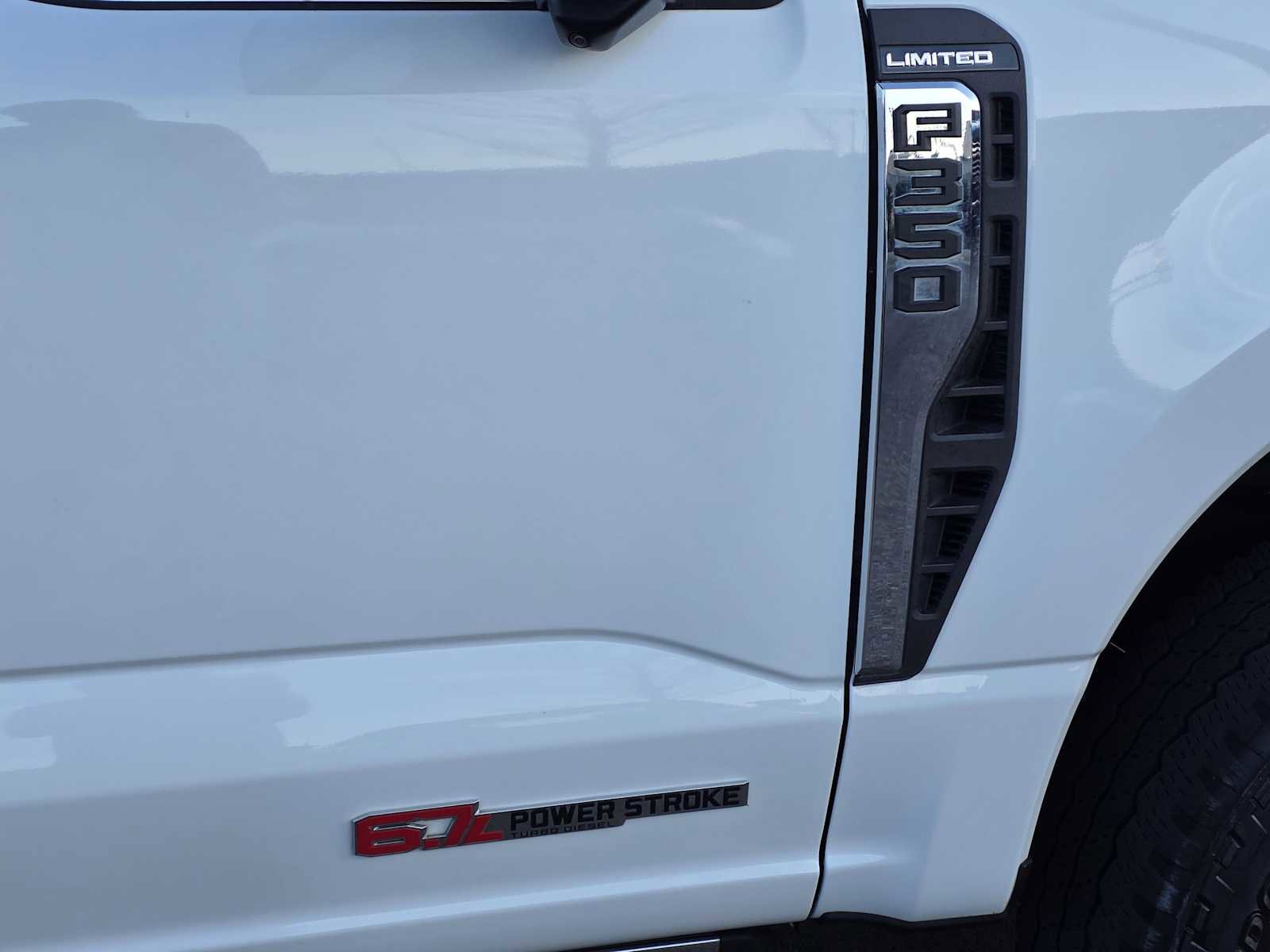 Used 2024 Ford F350 Limited w/ FX4 Off-Road Package image 57