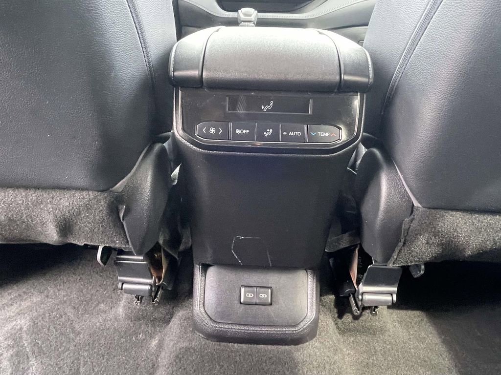 Used 2023 Toyota Highlander XLE image 17