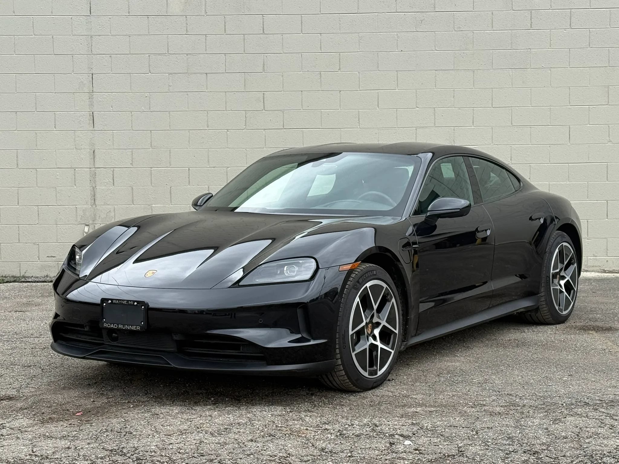 Used 2025 Porsche Taycan RWD image 1