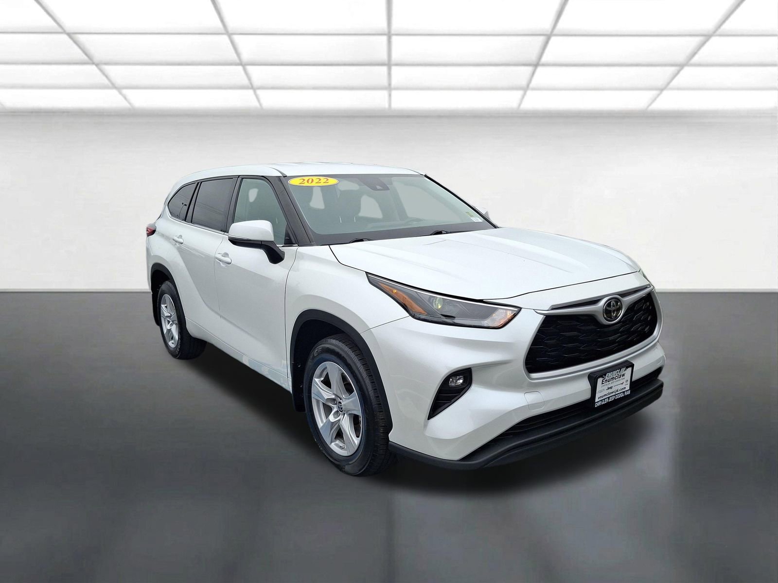 Used 2022 Toyota Highlander LE AWD/4WD image 1