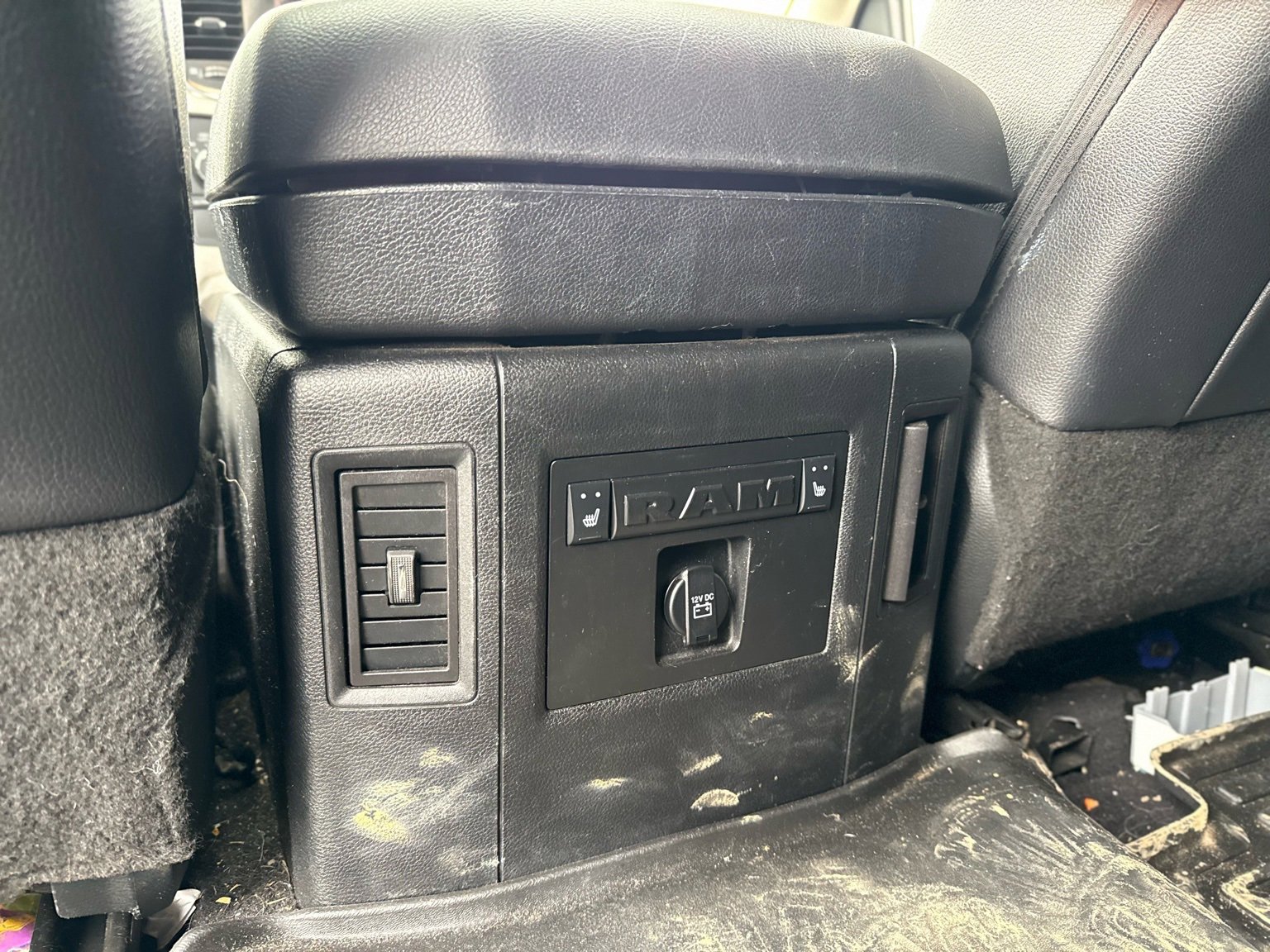 Used 2018 RAM 2500 Laramie w/ Cold Weather Group image 25