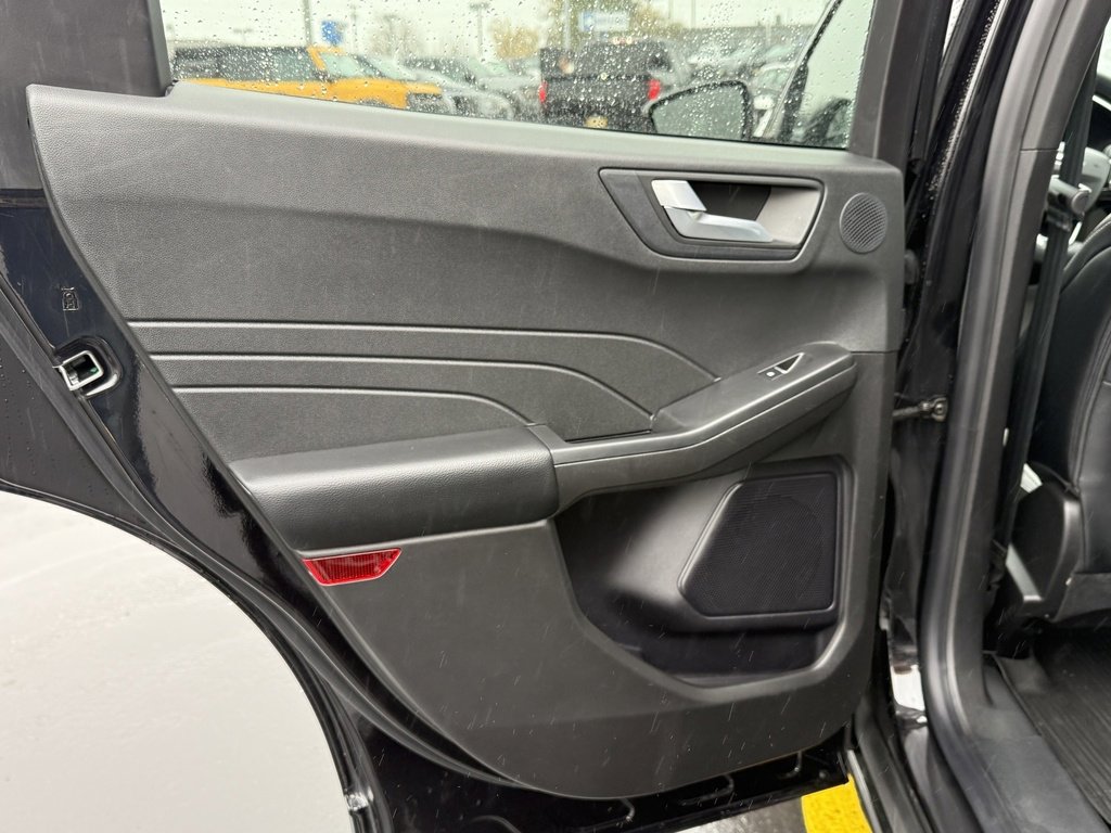 Certified 2023 Ford Escape SE w/ PHEV Premium Package image 37