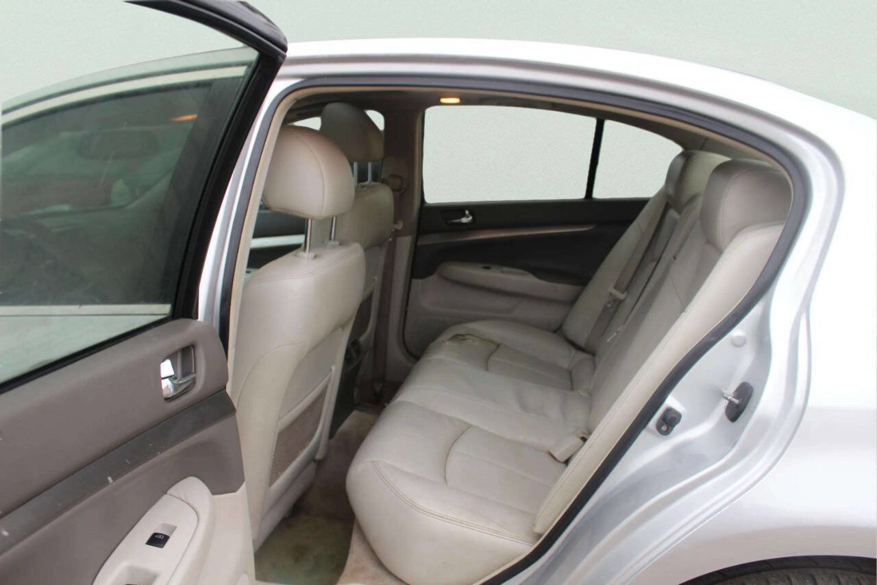 Used 2011 INFINITI G37 x Sedan w/ Premium Pkg image 6