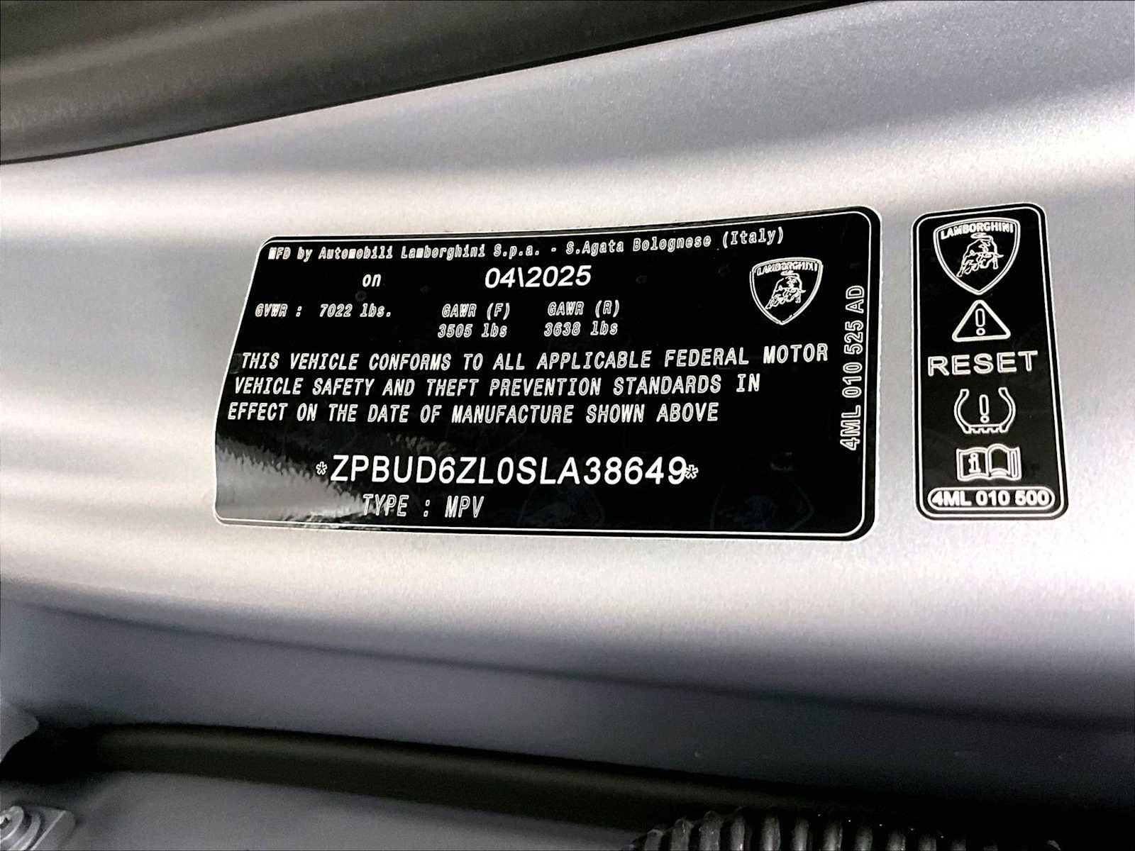 Used 2025 Lamborghini Urus SE image 36