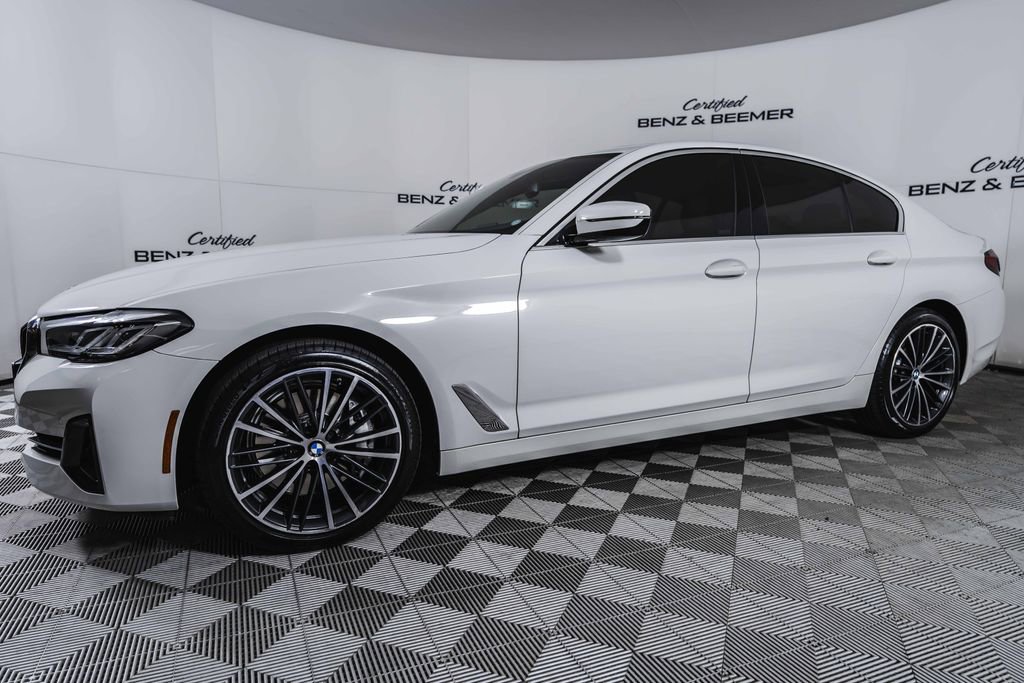 Used 2023 BMW 540i w/ Premium Package image 9