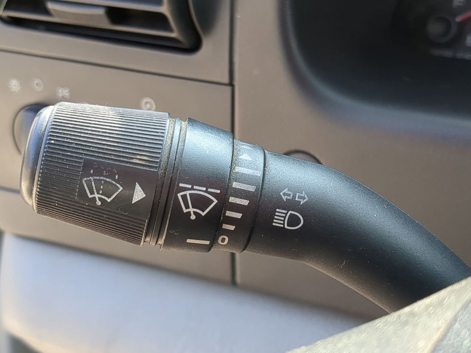 Used 2006 Ford F350 XLT image 25