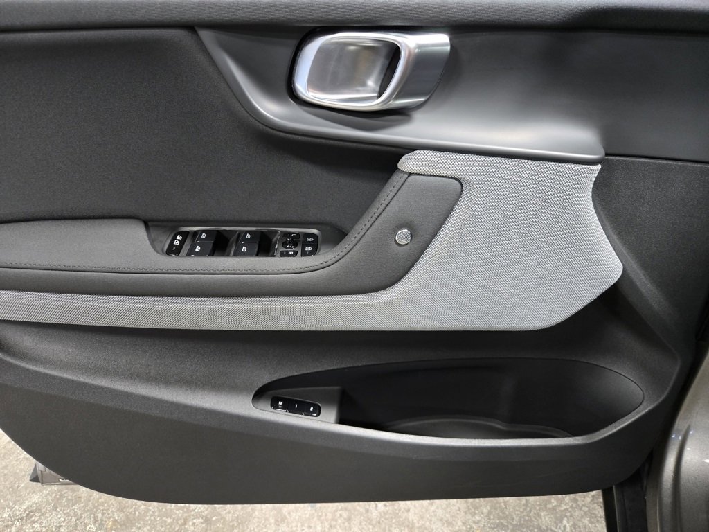 Used 2022 Polestar Polestar 2 w/ Performance Package image 8