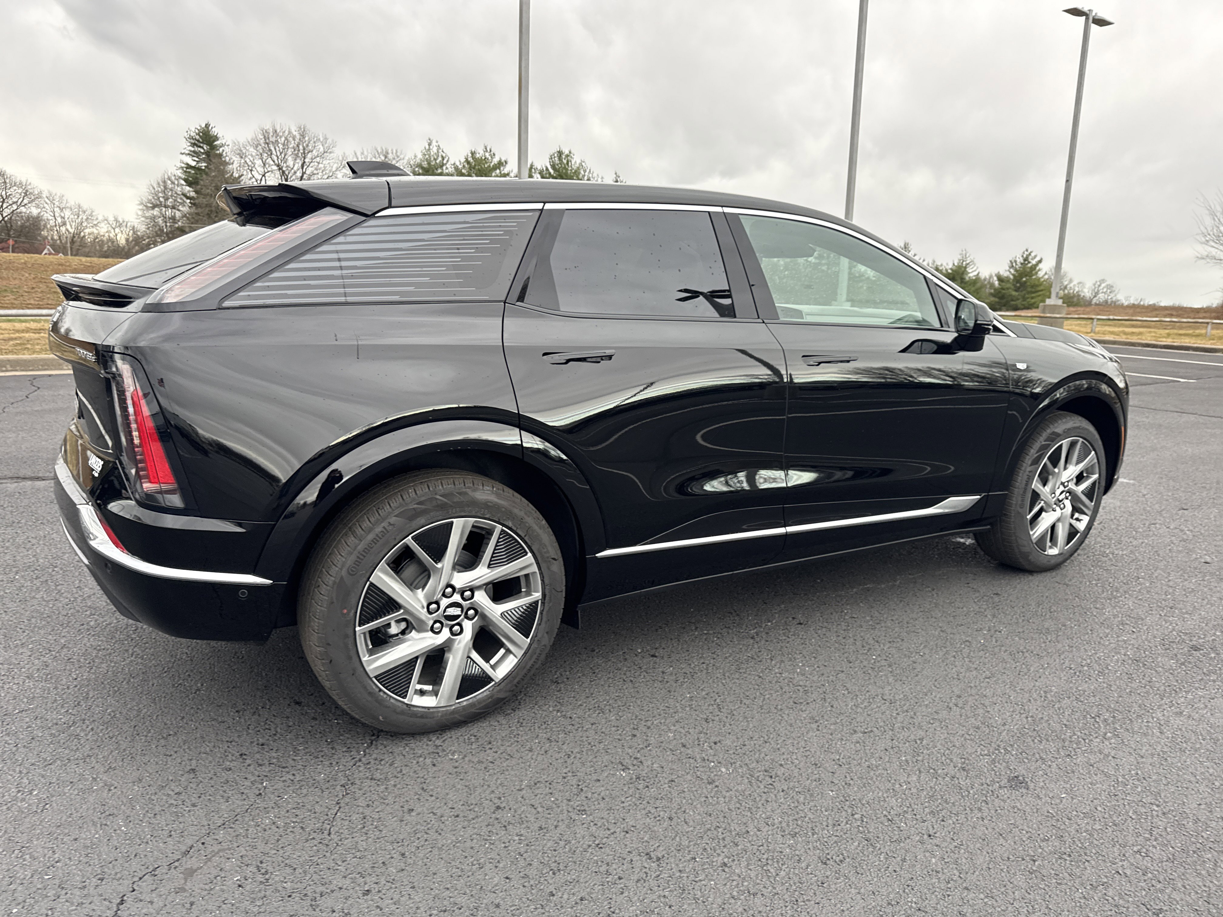 New 2026 Cadillac Optiq Luxury 1 image 3