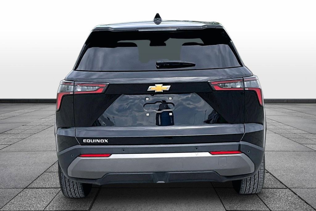 Used 2025 Chevrolet Equinox LT FWD image 4
