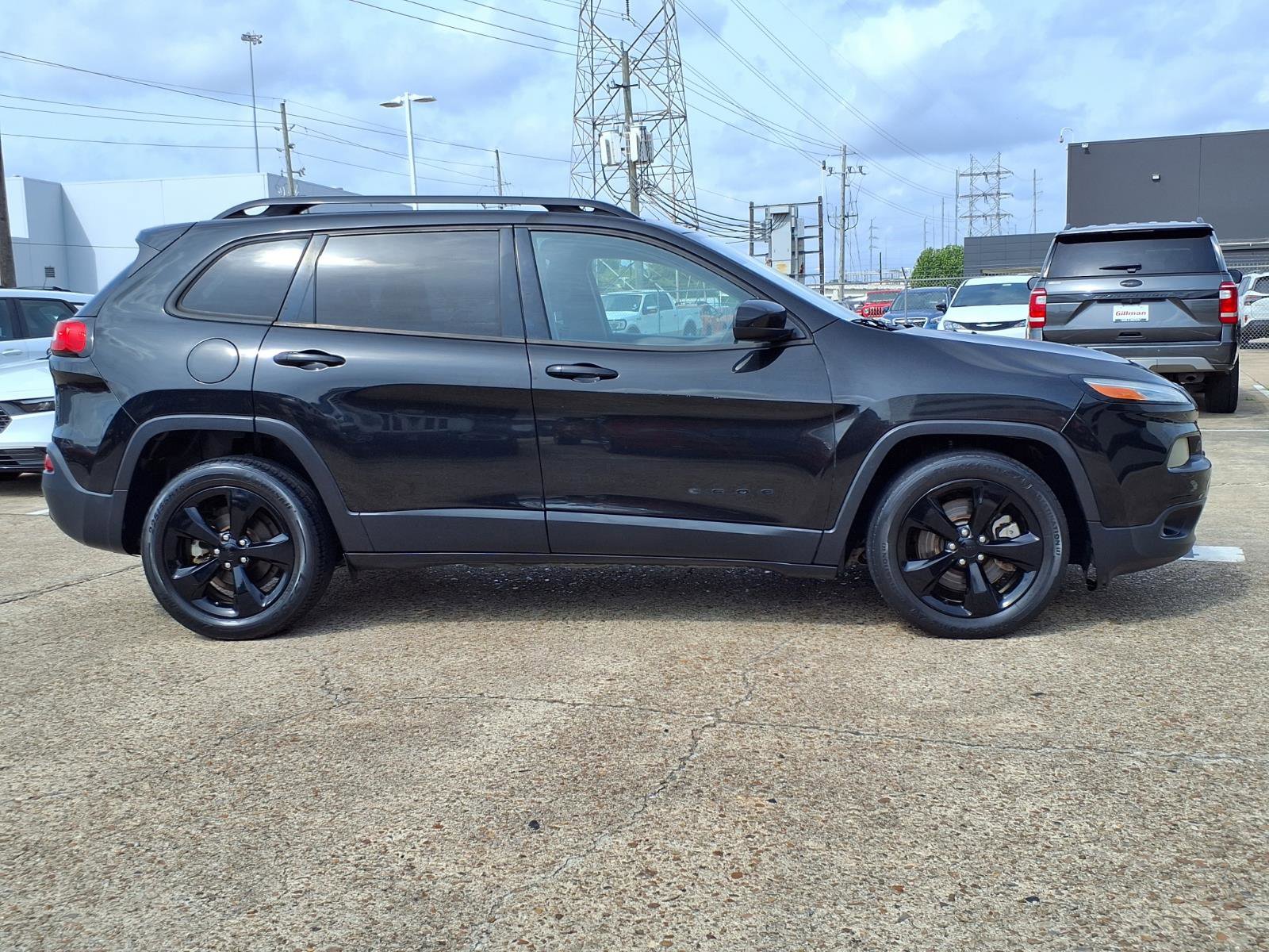 Used 2015 Jeep Cherokee Latitude FWD image 28