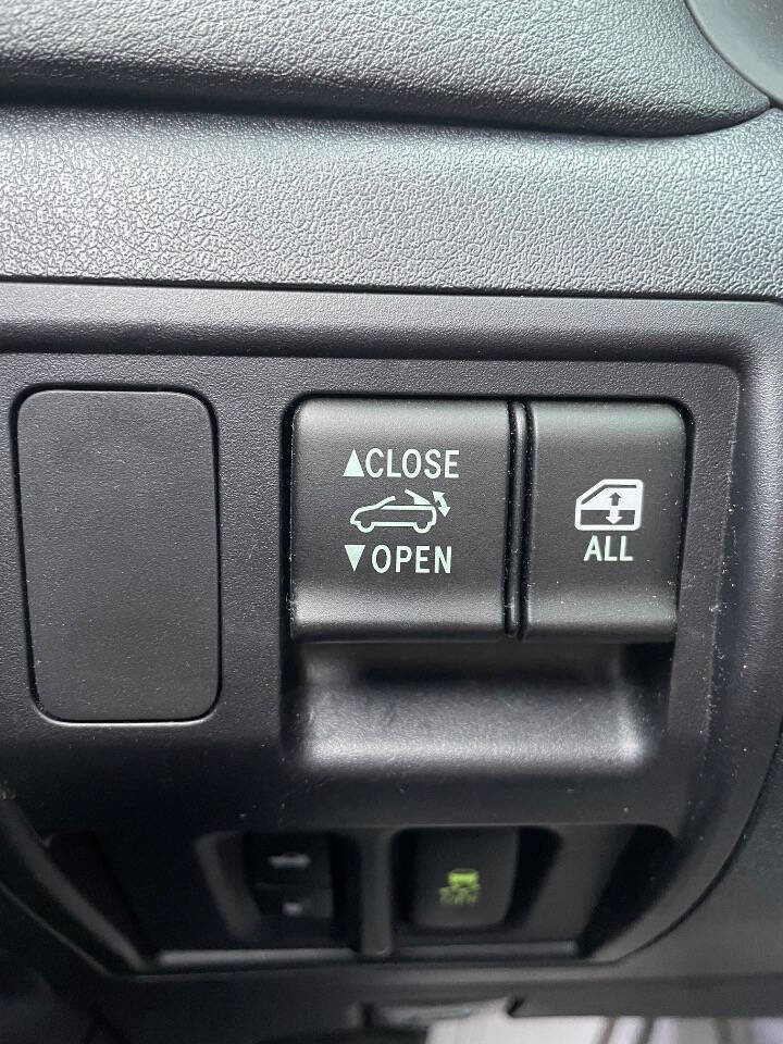 Used 2012 Lexus IS 350C image 23