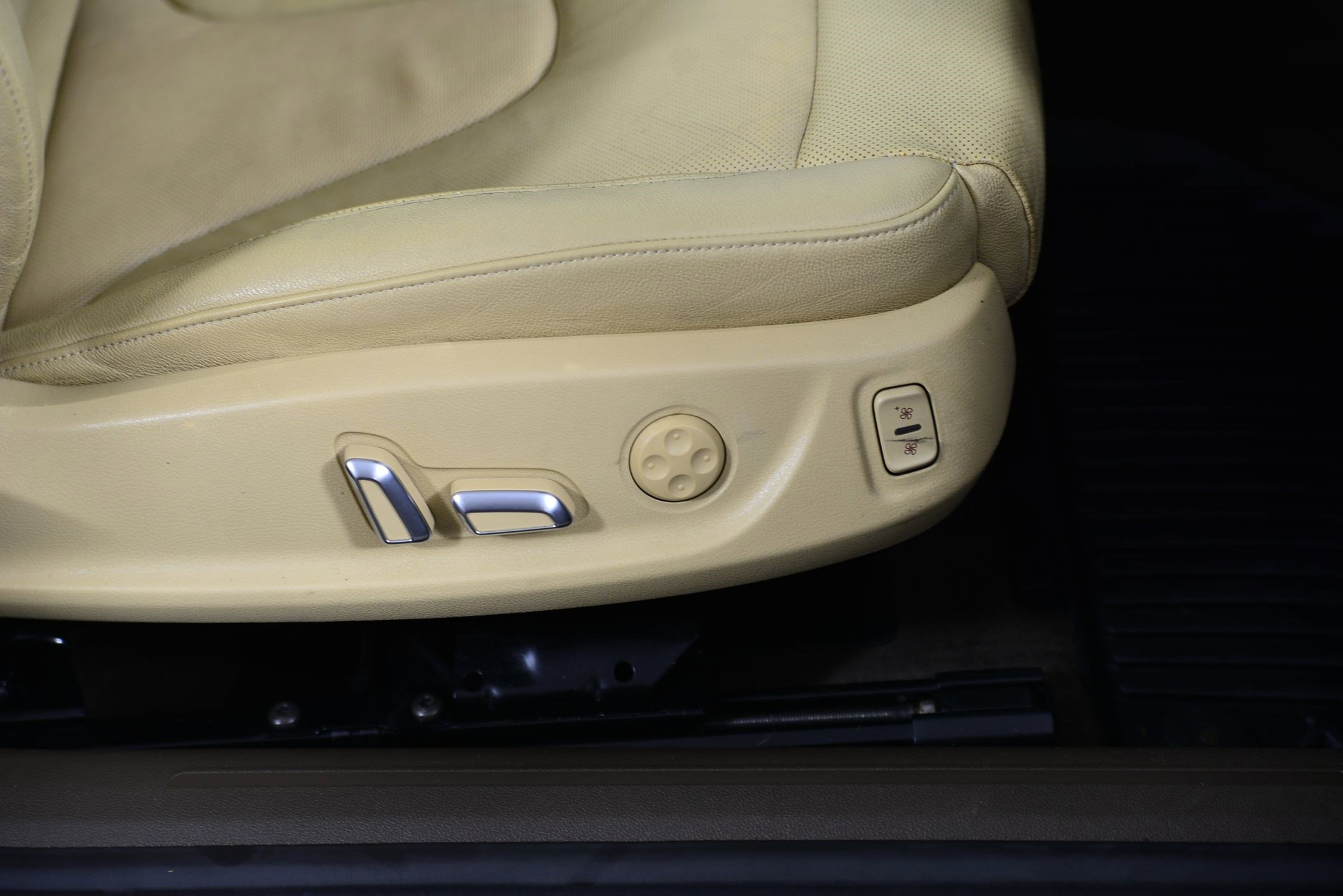 Used 2013 Audi A5 2.0T Premium Plus image 12